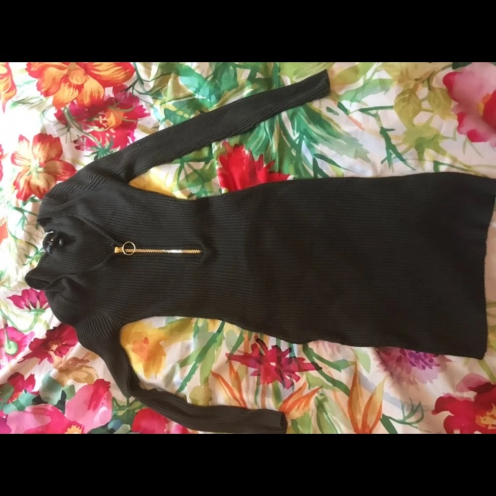Green long sleeve dress